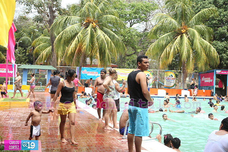 Veraneantes contin&uacute;an visitando centros recreativos del Intur